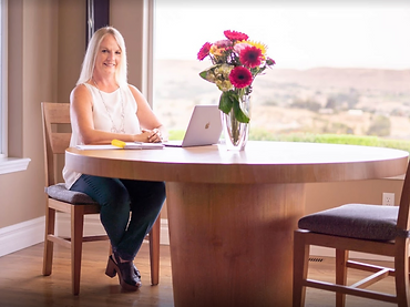 Joanne-at-table-working